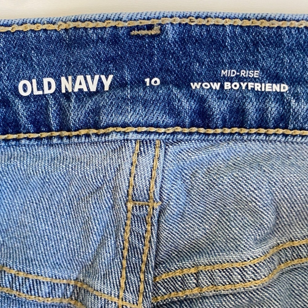 Old Navy Wow Boyfriend Mid-Rise Medium Wash Straight Leg Jeans Womens Size 10 - Picture 5 of 9